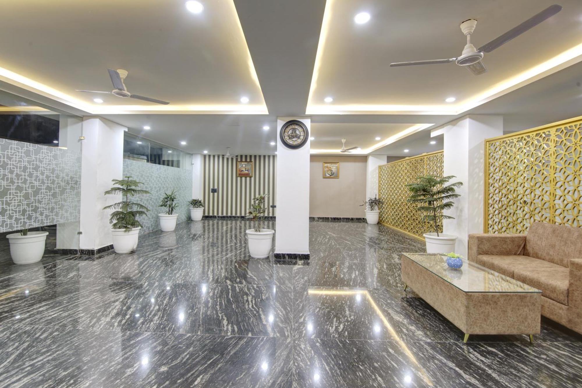 Limewood Stay - Millennium Huda City Center Gurgaon Extérieur photo