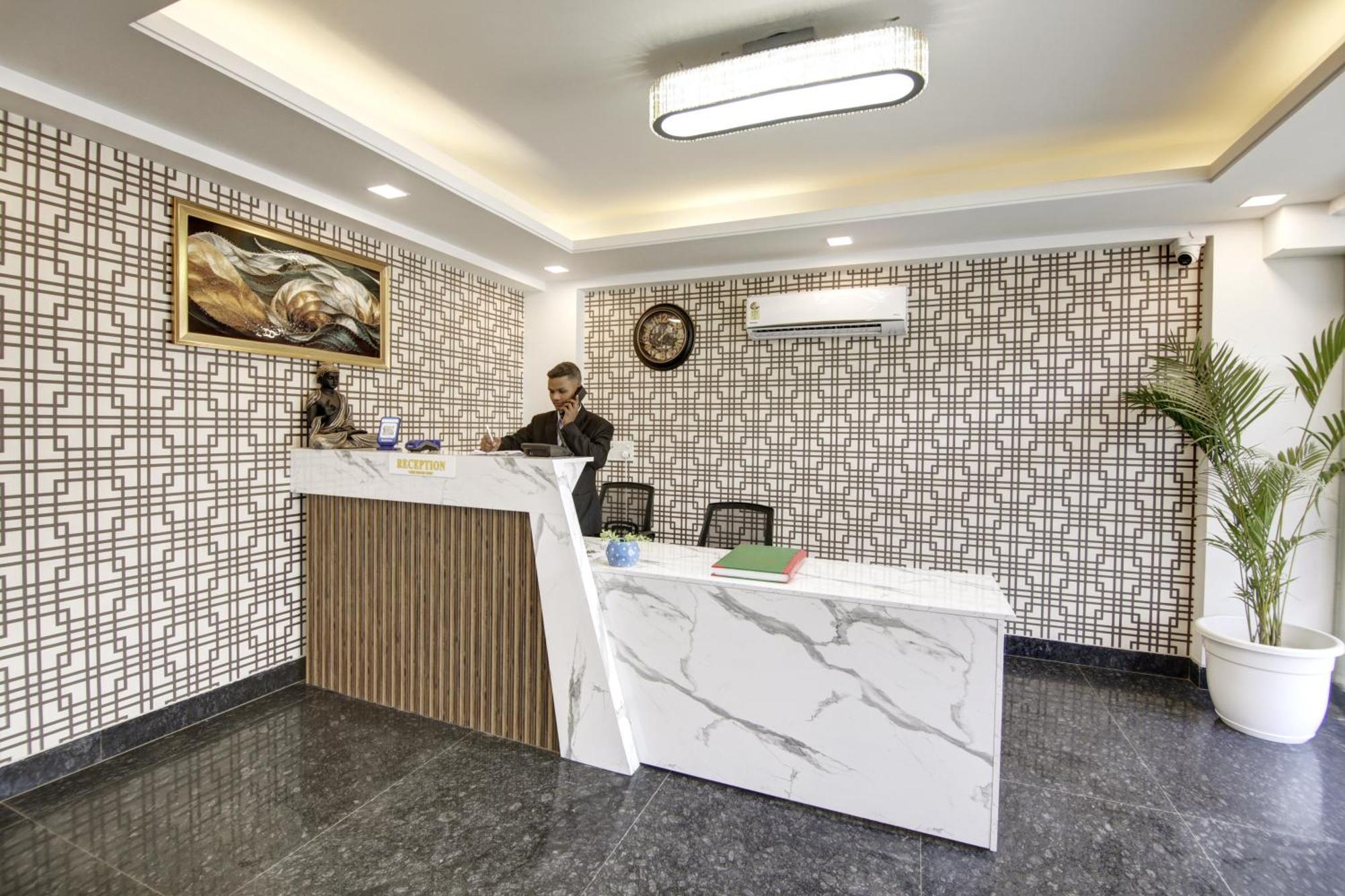 Limewood Stay - Millennium Huda City Center Gurgaon Extérieur photo