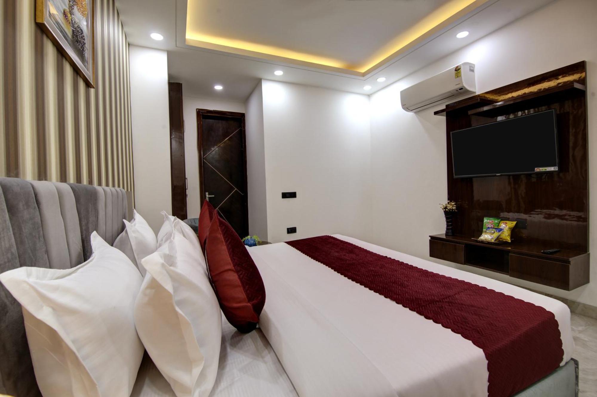 Limewood Stay - Millennium Huda City Center Gurgaon Extérieur photo