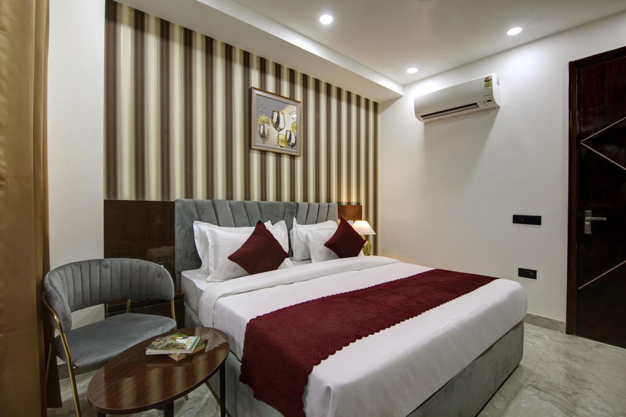 Limewood Stay - Millennium Huda City Center Gurgaon Extérieur photo